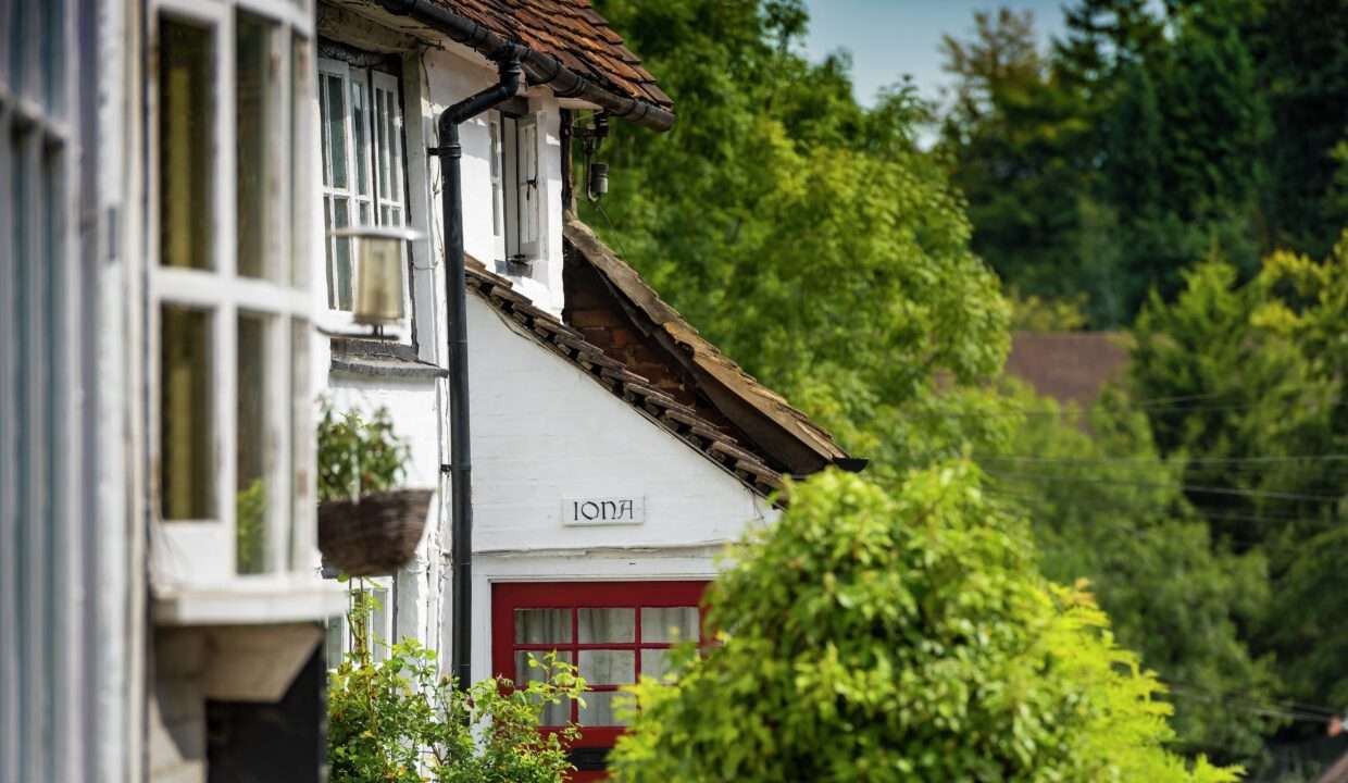 Robert Leech Estate Agents: Making Your Move in Oxted or Lingfield Easy